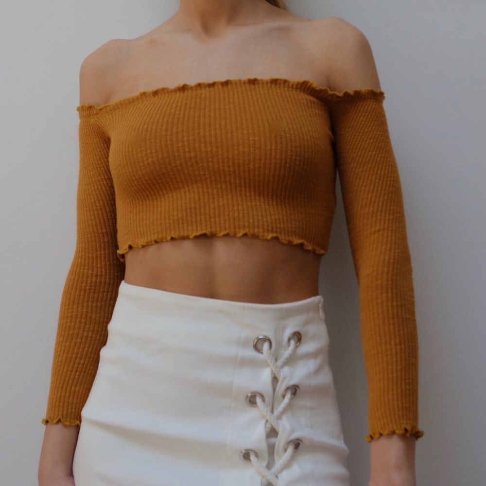 NWOT Golden Hour Ruffled Crop Top